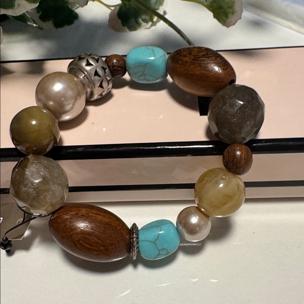 Chico’s Stretch Beaded Bracelet NWT. (BR222) - Picture 5 of 9